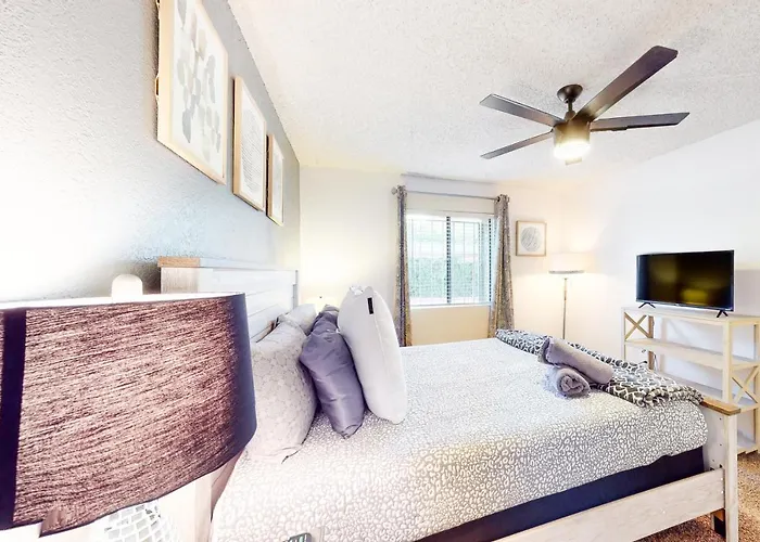 Sunbeam Apartment *